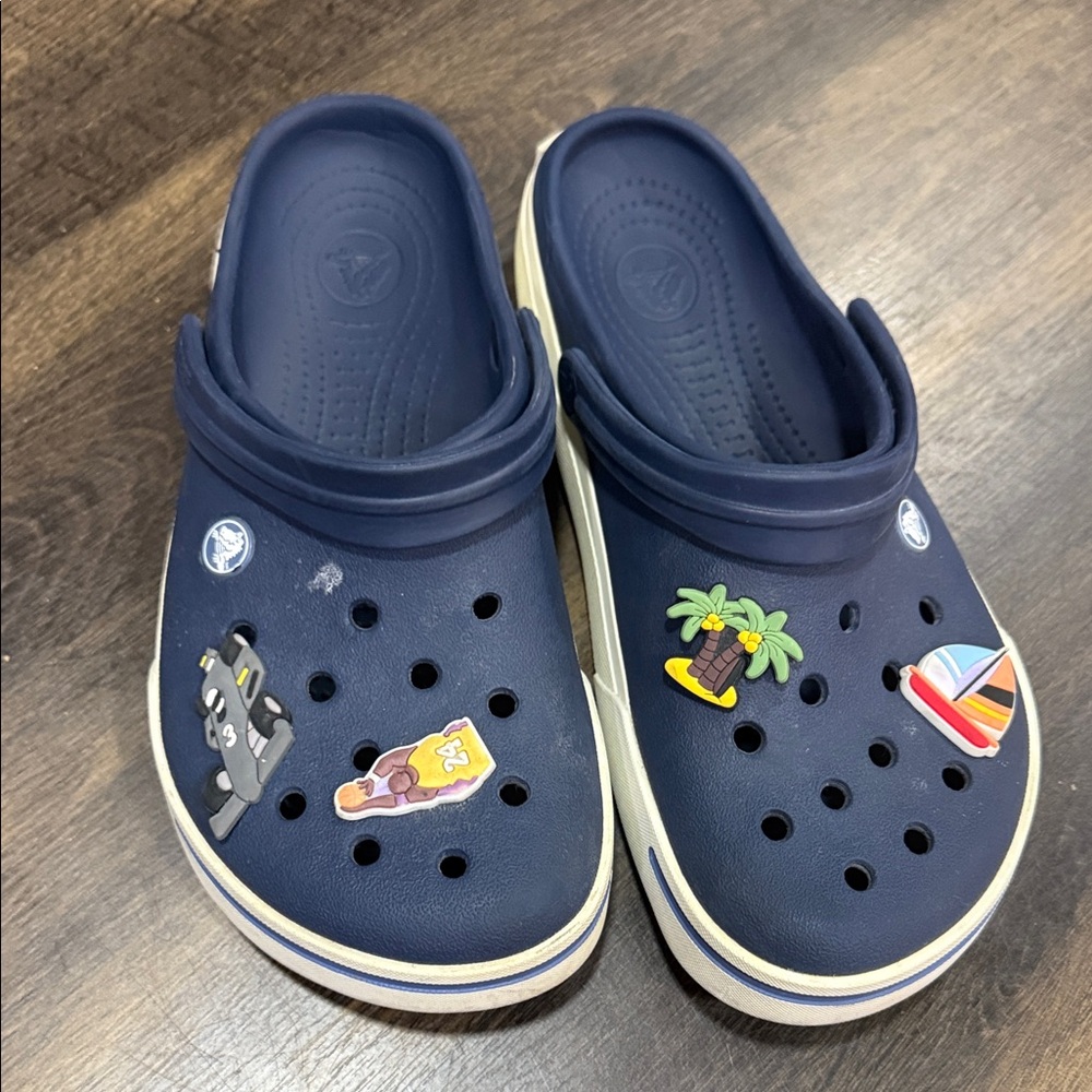 Navy Crocs with Fun Charms m8 w10